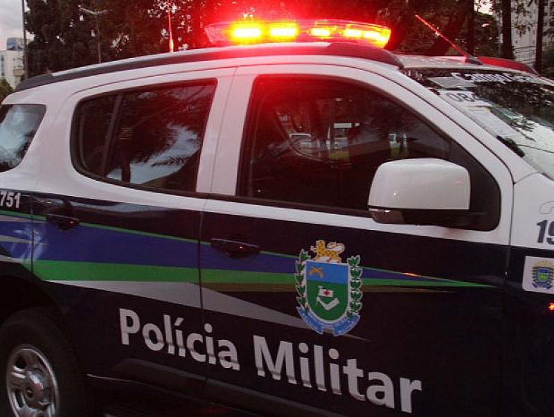 Pol Cia Militar Resgata Crian As Abandonadas Por Casal Em Terreno