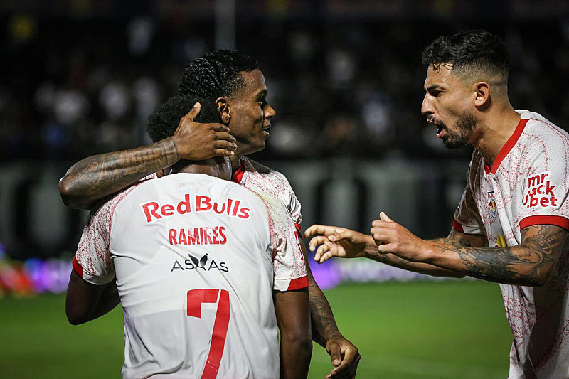 Red Bull Bragantino Vence Vit Ria De Virada E Sobe Na Tabela Do