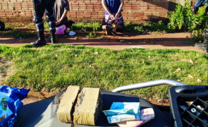 Homem condenado por tráfico, tentar fugir da PM, cai de moto e é preso com droga