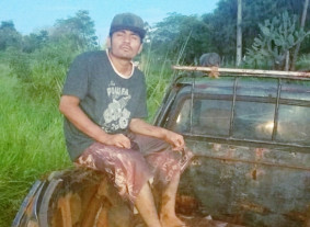 Durante bebedeira, foragido da Justiça é esfaqueado pelo primo que acaba preso em Dourados