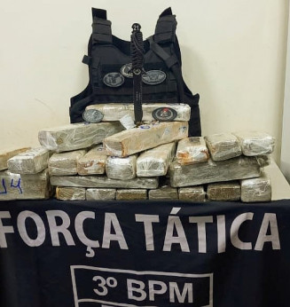 Droga apreendida seria levada para Bauru; Foto: Divulgação/PM