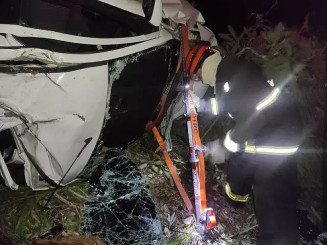 Capotagem aconteceu na noite de domingo (26); Foto: Divulgação/Campo Grande News