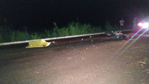Homem morre ao colidir moto em traseira de trator em Douradina