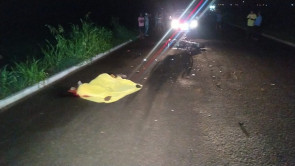 Homem morre ao colidir moto em traseira de trator em Douradina
