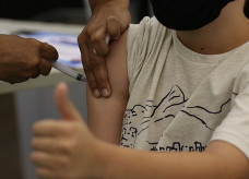 Imunizantes desembarcam no Aeroporto de Guarulhos; Foto: Agência Brasil