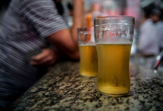 Pesquisa mostra que 55% da população brasileira têm hábito de beber; Foto: Agência Brasil