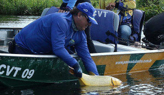 Pescadores devem utilizar anzóis sem farpas para evitar ferimentos nos peixes; Foto: Edemir Rodrigues/Portal MS