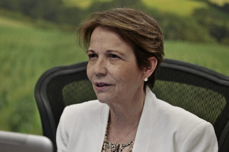 Ministra afirmou que irá ao país por volta do dia 12 de março