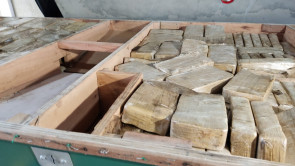 DOF prende dupla que transportava 200 quilos de cocaína dentro de mesa de sinuca