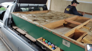 DOF prende dupla que transportava 200 quilos de cocaína dentro de mesa de sinuca