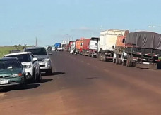 Caminhoneiros pedem redução no preço dos combustíveis para toda a população