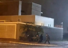 Foram 20 minutos de troca de tiros, segundo os moradores