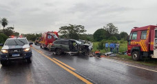 Colisão aconteceu entre um Fiat Pálio e um Weekend; Foto: Jardim MS News