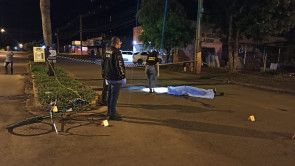 Ciclista morre após bater na lateral de veículo em Dourados