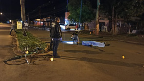 Ciclista morre após bater na lateral de veículo em Dourados
