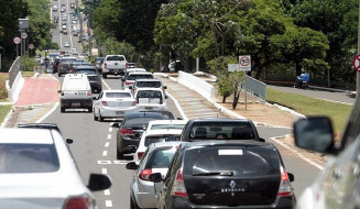 É possível emitir boleto, conferir a autenticidade da guia e pagar diretamente (para quem tem conta no Banco do Brasil) por meio do site https://www.autoatendimento.ms.gov.br/ipva/; Foto: Saul Schramm