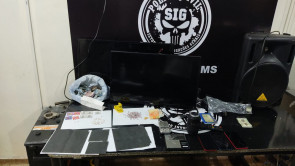 ‘Pescoço’ e ‘Microfone’ são presos pelo SIG por furto e tráfico de drogas