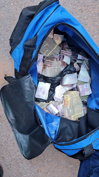 Cidadão foi preso em flagrante e o dinheiro apreendido pela Polícia Federal