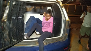 Mãe, filho e sobrinho são presos após assaltar e agredir taxista a facadas em Dourados