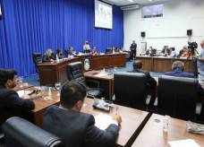 Parlamentares apreciaram projetos da pauta do dia em sessão que teve também entrega de homenagens; Foto: Valdenir Rodrigues/CMD