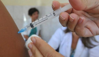Secretaria de Estado de Saúde reforça que a vacinação tanto da Influenza quanto da Covid-19 pode ser aplicada ao mesmo tempo