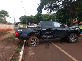Jovem morre após bater moto em camionete no Portal de Dourados