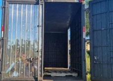 Assaltantes fugiram a bordo do caminhão, que acabou sendo encontrado abandonado; Foto: Divulgação/Polícia
