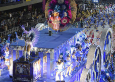 Acidente ocorreu na noite de quarta-feira na saída do Sambódromo; Foto: Agência Brasil