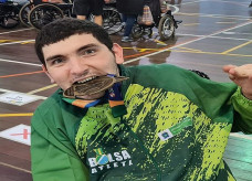 Andrézão, como é conhecido no meio esportivo, é tricampeão brasileiro de bocha paralímpica