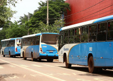 Ônibus sairão da Praça Antônio João na sexta e no domingo; Foto: Assecom