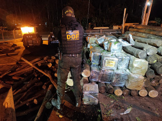 Foram localizados 119 fardos de maconha; Foto: Divulgação/DOF
