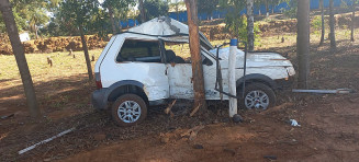 Carro conduzido por Alex ficou muito destruído