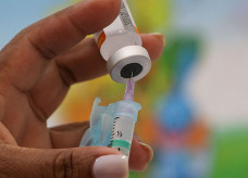 Imunizante deve ser aplicado quatro meses após segunda dose; Foto: Agência Brasil
