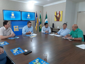 Alan Guedes e secretários apresentaram as potencialidades de Dourados aos visitantes; Foto: Assecom