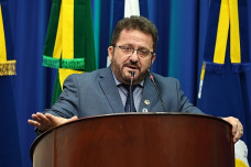 Vereador Laudir apresentou indicações na 18ª Sessão Ordinária; Foto: Aparecido Frota/CMD