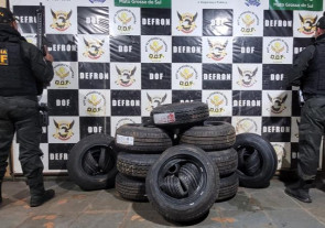 DOF apreende arma de fogo, pneus e carro por adulteração de sinal identificador