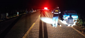 Homem morre atropelado enquanto empurrava carro na BR-267