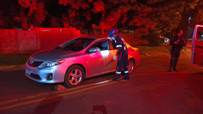 Homem é executado com vários tiros dentro de veículo Corolla em Dourados; veja o vídeo