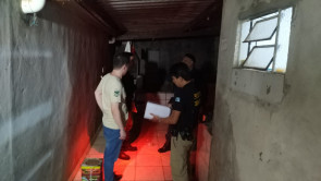 Travesti incorpora pomba gira, ameaça mãe de amigo e é morta com 7 facadas no pescoço em Dourados