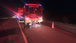 Motociclista morre após colidir frontalmente com ônibus em Dourados