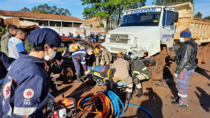 Acidente envolvendo 5 veículos deixa 2 feridos entre o trevo do DOF e da Bandeira; veja as fotos