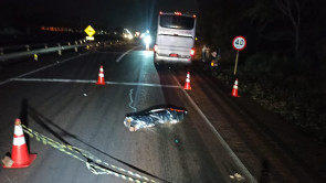 Adolescente de 16 morre após ser atropelado por ônibus em Dourados