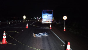 Adolescente de 16 morre após ser atropelado por ônibus em Dourados