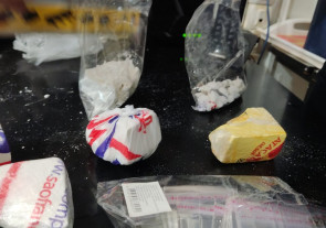 Casal preso pelo SIG em condomínio é autuado em flagrante por tráfico de drogas