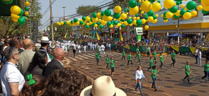 Cerca de 40 mil pessoas prestigiam desfile de 7 de Setembro em Dourados