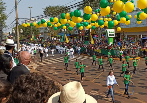 Cerca de 40 mil pessoas prestigiam desfile de 7 de Setembro em Dourados