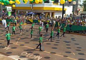 Cerca de 40 mil pessoas prestigiam desfile de 7 de Setembro em Dourados