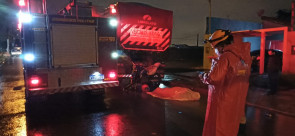 Motociclista morre depois de bater em traseira de carreta parada em Dourados