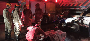 Motociclista morre depois de bater em traseira de carreta parada em Dourados