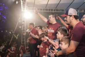 'Dourados Brilha' reúne 20 mil pessoas na noite de lançamento